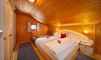 Ferienwohnung Ifinger - Schlafzimmer mit Doppelbett